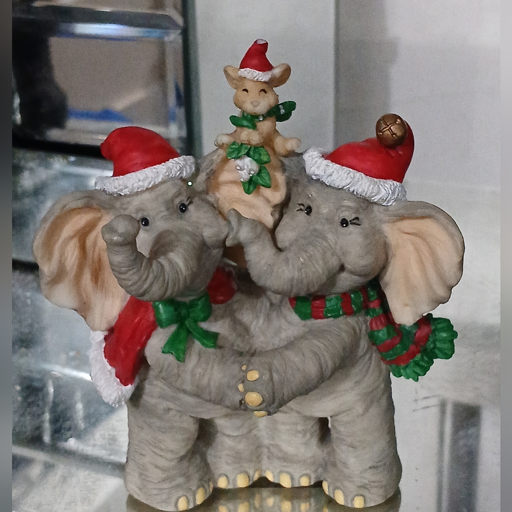 Vintsge 1996 Roman Inc Forget me not Elephant and Friends Figurine